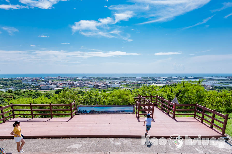 高雄彌陀景點〡漯底山自然公園〡軍事用地變身觀光景點, 超迷你版月世界, 碉堡觀景台賞景, 必走漯底山吊橋