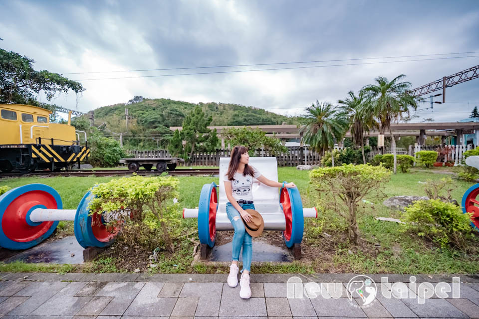 新北貢寮景點〡福隆舊草嶺隧道〡跨越兩縣市的隧道, 期間限定光之影藝術廊道, 隧道專屬嘟嘟車可愛上市, 360度觀景台賞景看火車