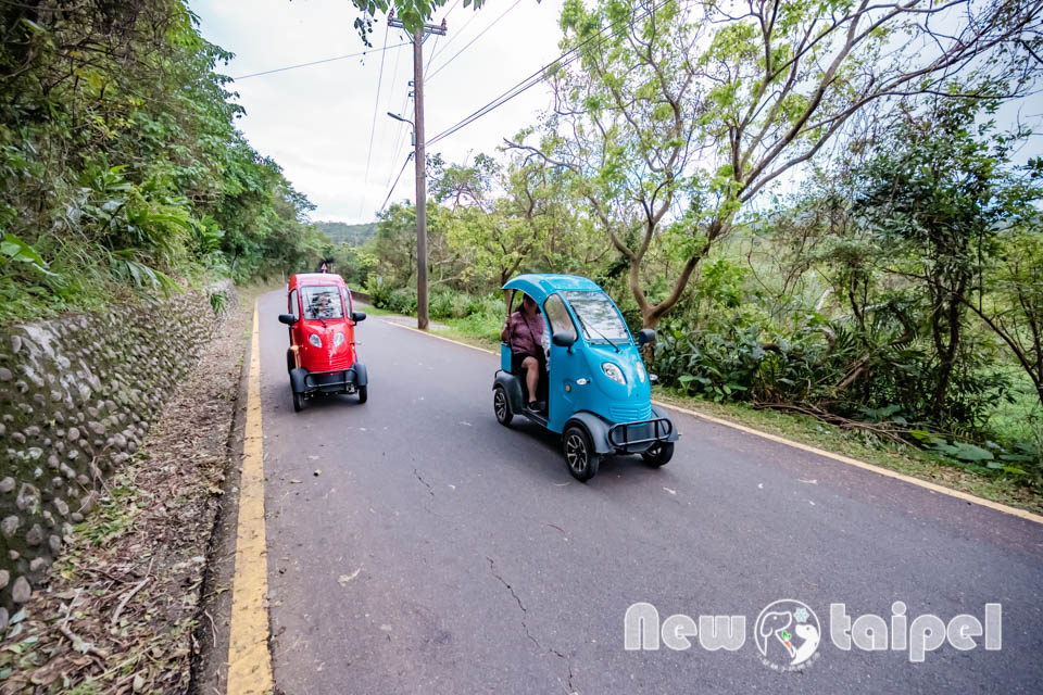 新北貢寮景點〡福隆舊草嶺隧道〡跨越兩縣市的隧道, 期間限定光之影藝術廊道, 隧道專屬嘟嘟車可愛上市, 360度觀景台賞景看火車