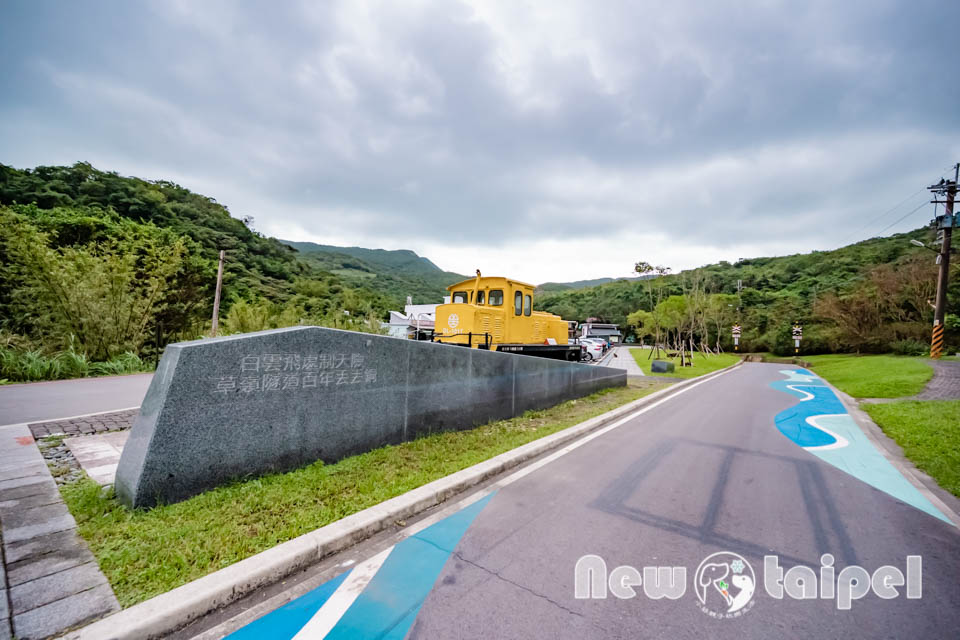 新北貢寮景點〡福隆舊草嶺隧道〡跨越兩縣市的隧道, 期間限定光之影藝術廊道, 隧道專屬嘟嘟車可愛上市, 360度觀景台賞景看火車