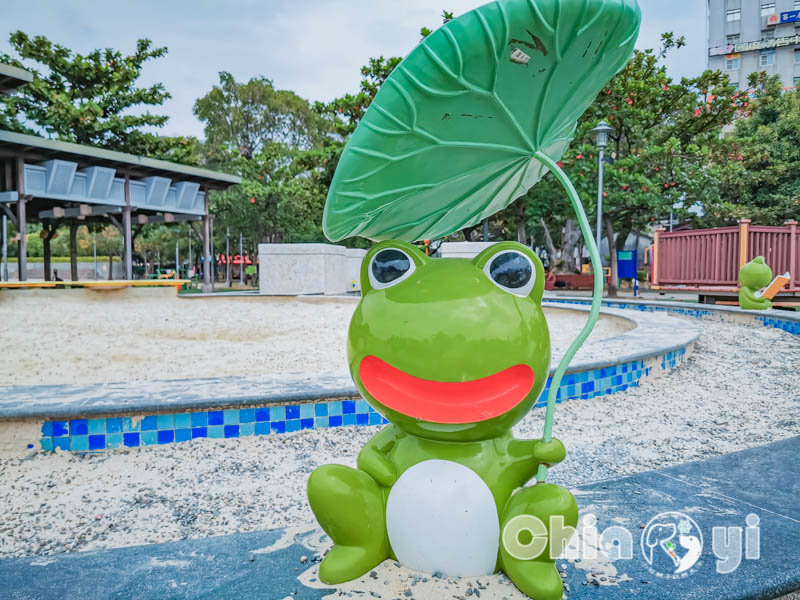 嘉義市區景點〡嘉義文化公園〡諸羅樹蛙共融遊戲場, 蛙蹼造型溜滑梯, 夏日地泉戲水池, 順遊文化路觀光夜市