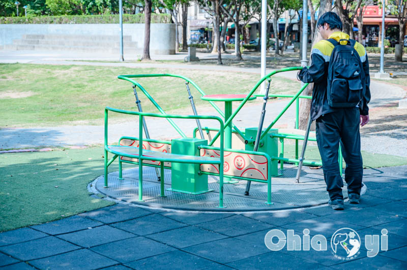 嘉義市區景點〡嘉義文化公園〡諸羅樹蛙共融遊戲場, 蛙蹼造型溜滑梯, 夏日地泉戲水池, 順遊文化路觀光夜市