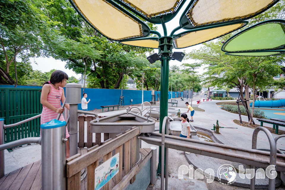 屏東東港景點〡東港兒童公園〡大鮪魚航海樂園, 挑戰樹海闖關塔, 東港一號航海王, 夏日親子戲水區