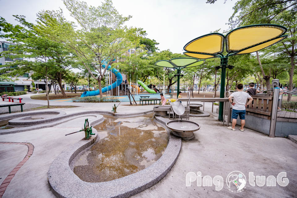 屏東東港景點〡東港兒童公園〡大鮪魚航海樂園, 挑戰樹海闖關塔, 東港一號航海王, 夏日親子戲水區