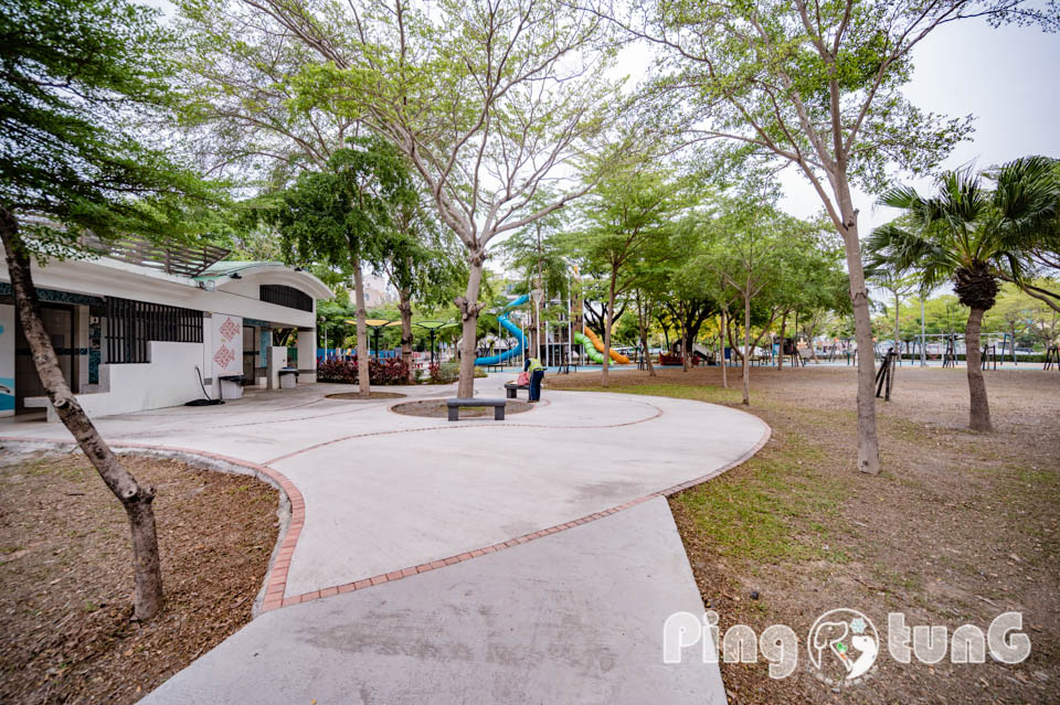 屏東東港景點〡東港兒童公園〡大鮪魚航海樂園, 挑戰樹海闖關塔, 東港一號航海王, 夏日親子戲水區