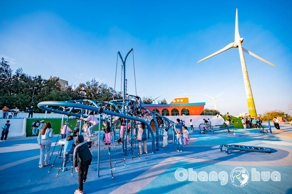 彰化伸港景點〡嬉濱海豚公園〡超威海洋遊戲場, 中部最強滑步車道, 海線最美公園賞無敵夕陽, 還有毛寶貝專區, 順遊自然生態教育中心