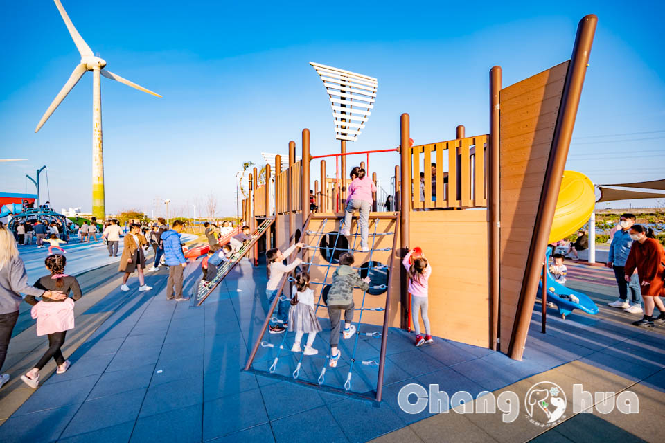 彰化伸港景點〡嬉濱海豚公園〡超威海洋遊戲場, 中部最強滑步車道, 海線最美公園賞無敵夕陽, 還有毛寶貝專區, 順遊自然生態教育中心