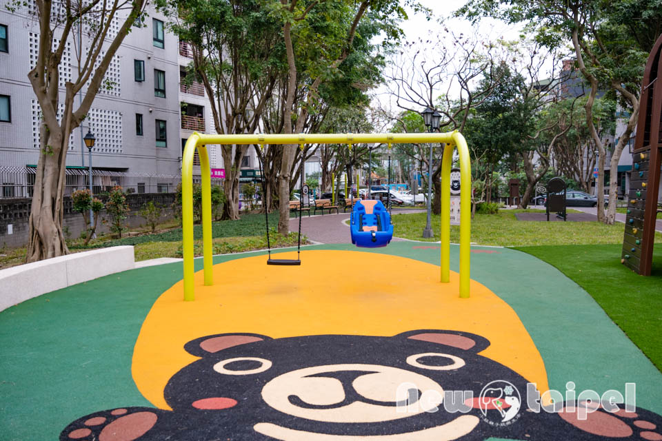 新北新店景點〡吉安公園〡台灣黑熊遊戲場, 勝利V領可愛爆吉, 黑熊主題共融公園