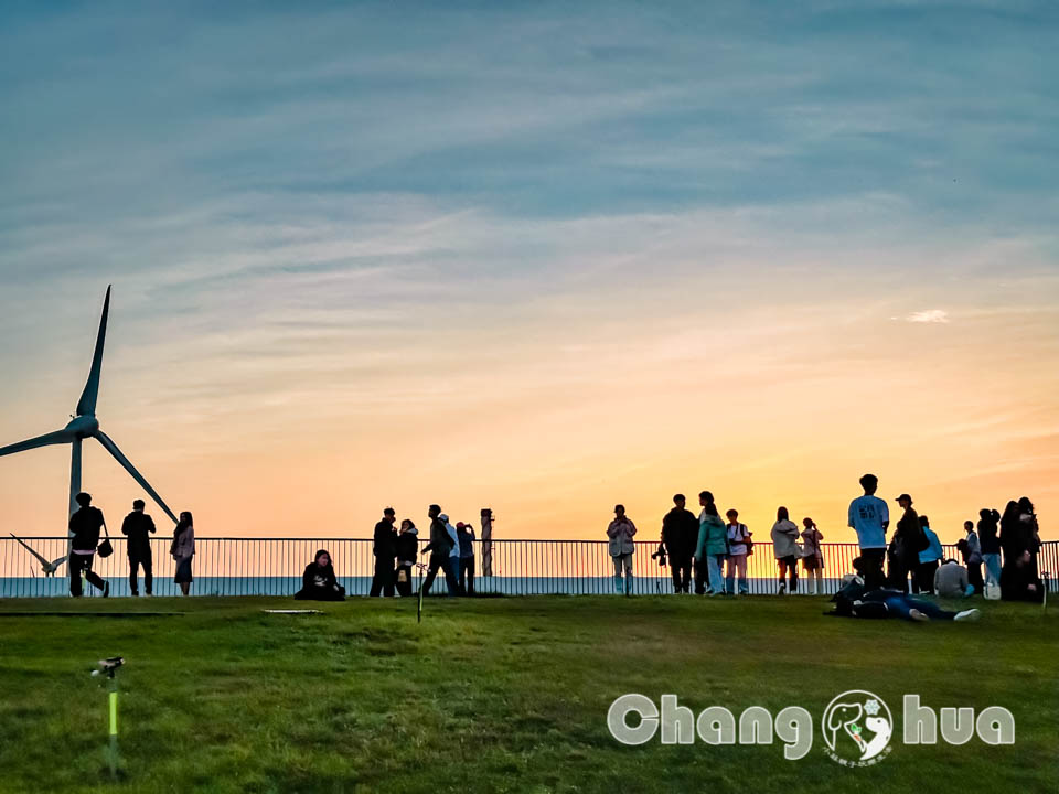 彰化伸港景點〡嬉濱海豚公園〡超威海洋遊戲場, 中部最強滑步車道, 海線最美公園賞無敵夕陽, 還有毛寶貝專區, 順遊自然生態教育中心