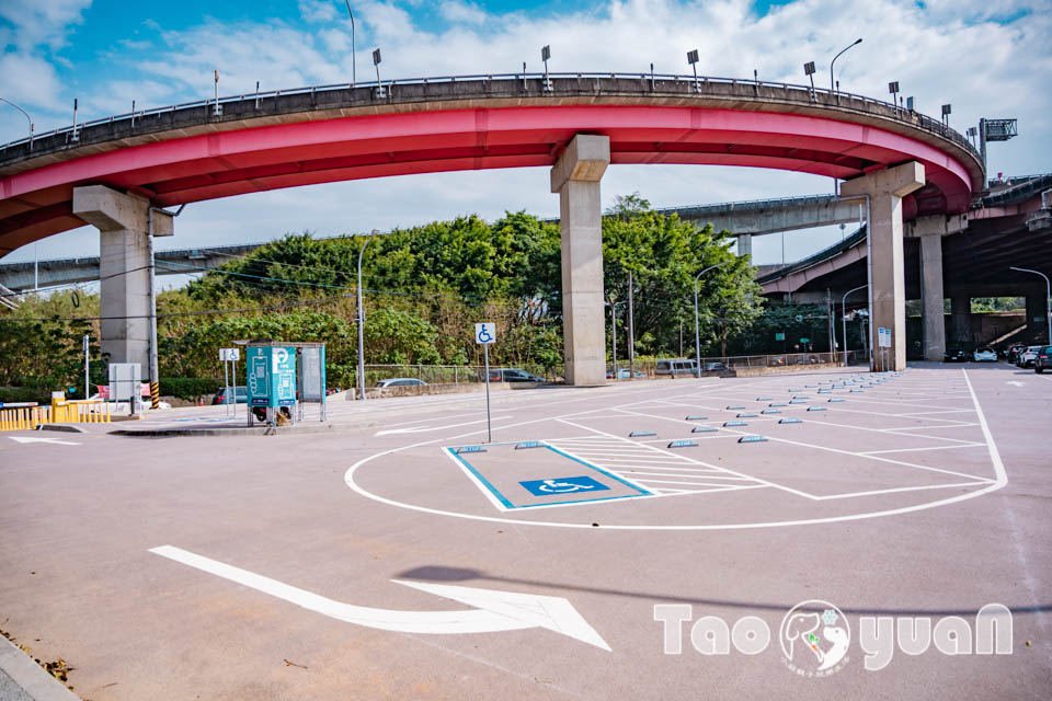 桃園平鎮景點〡平鎮運動公園〡冒險挑戰區勇闖十九關, 空中版百戰百勝, 滑草區同樂會, 暢玩地形遊戲場, 夏日戲水區, 毛寶貝運動場, 親子特色公園