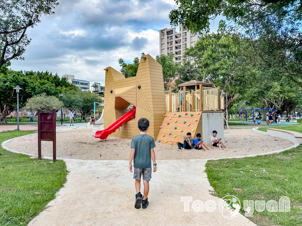 桃園平鎮景點〡廣仁公園〡貓狗大戰遊戲場, 小動物花園嬉戲, 貓咪沙池玩沙樂, 特色親子公園