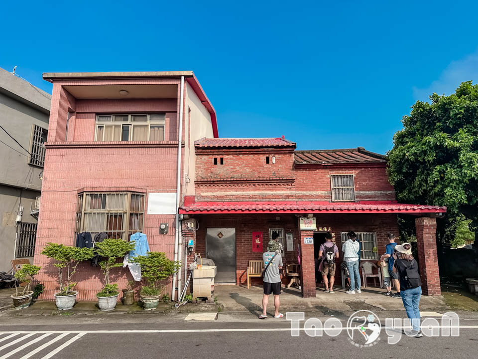 IMG_4453 桃園觀音景點〡觀新藻礁生態區〡全臺最大藻礁地形, 近距離觀察彈塗魚和螃蟹大軍, 千年藻礁認識與探索, 繪本故事說演 & 濱海伯公巡禮, 免費親子體驗活動