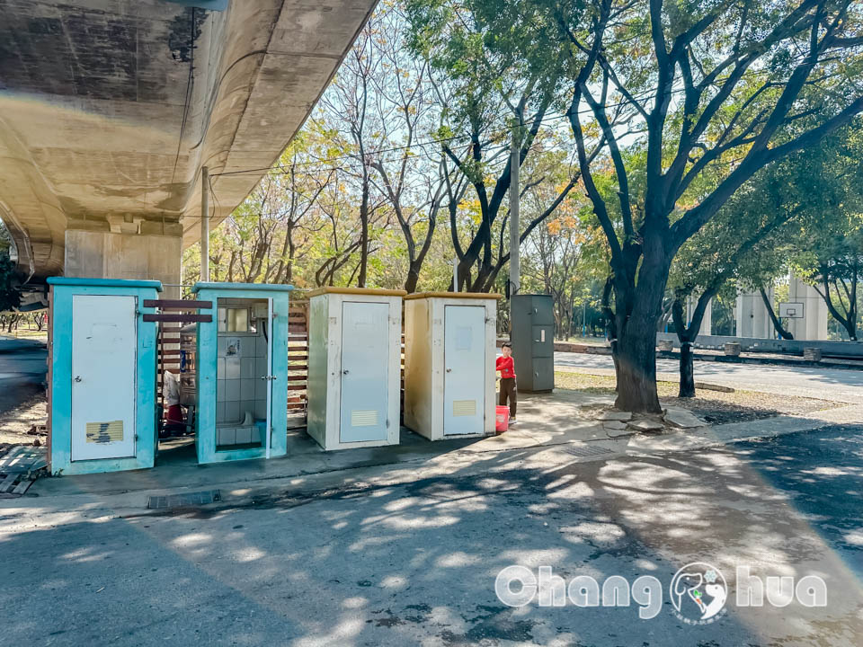 彰化市區景點〡彰化景觀公園〡扇形車庫遊戲場, 湯瑪士小火車的提茅斯機房, 兒童追風滑索, 環湖步道觀察烏龜, 親子特色遊戲場