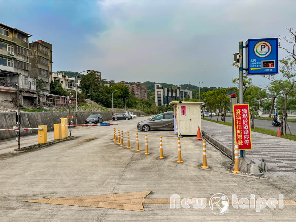 IMG_2951 新北鶯歌景點〡新北市美術館〡蘆葦叢裡的藝術基地, 館內寬敞明亮展品多元, 館外特色藝術作品集結, 親子同遊探索藝術