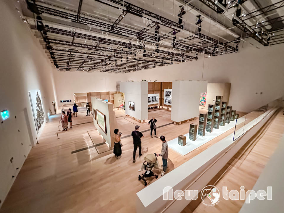 IMG_3041 新北鶯歌景點〡新北市美術館〡蘆葦叢裡的藝術基地, 館內寬敞明亮展品多元, 館外特色藝術作品集結, 親子同遊探索藝術