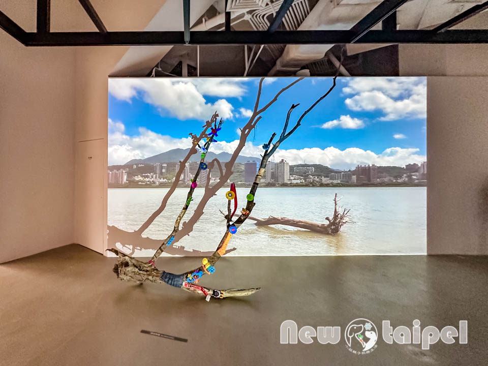 IMG_3134 新北鶯歌景點〡新北市美術館〡蘆葦叢裡的藝術基地, 館內寬敞明亮展品多元, 館外特色藝術作品集結, 親子同遊探索藝術