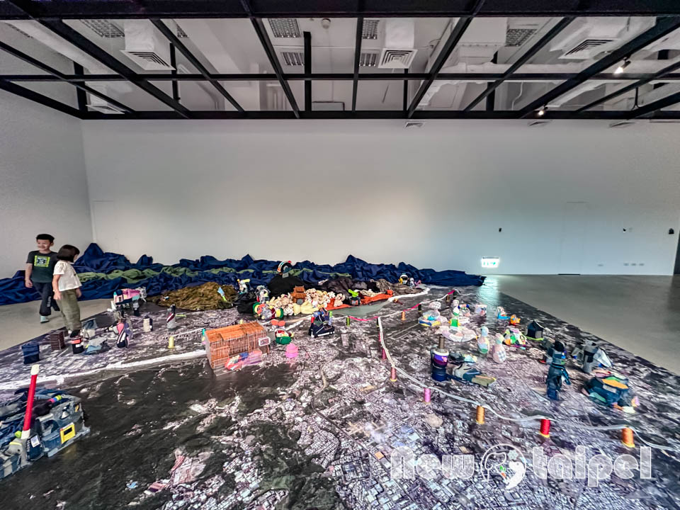 IMG_3143 新北鶯歌景點〡新北市美術館〡蘆葦叢裡的藝術基地, 館內寬敞明亮展品多元, 館外特色藝術作品集結, 親子同遊探索藝術