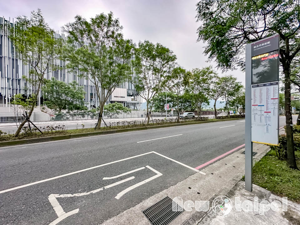 IMG_3176 新北鶯歌景點〡新北市美術館〡蘆葦叢裡的藝術基地, 館內寬敞明亮展品多元, 館外特色藝術作品集結, 親子同遊探索藝術