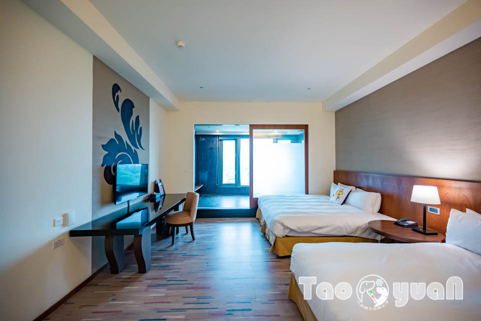 桃園中壢住宿〡南方莊園渡假飯店〡多功能戲水池加碼水療SPA, 南遊記FUN暑假闖關活動, 戶外大草坪暢玩多款遊具, 一起吧餐廳享用貴婦下午茶