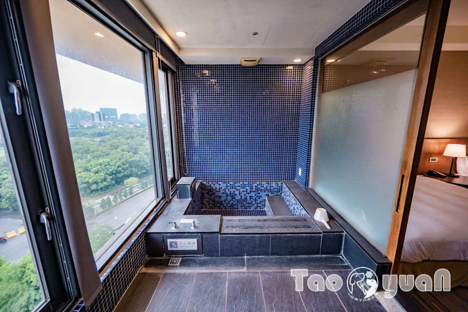 桃園中壢住宿〡南方莊園渡假飯店〡多功能戲水池加碼水療SPA, 南遊記FUN暑假闖關活動, 戶外大草坪暢玩多款遊具, 一起吧餐廳享用貴婦下午茶