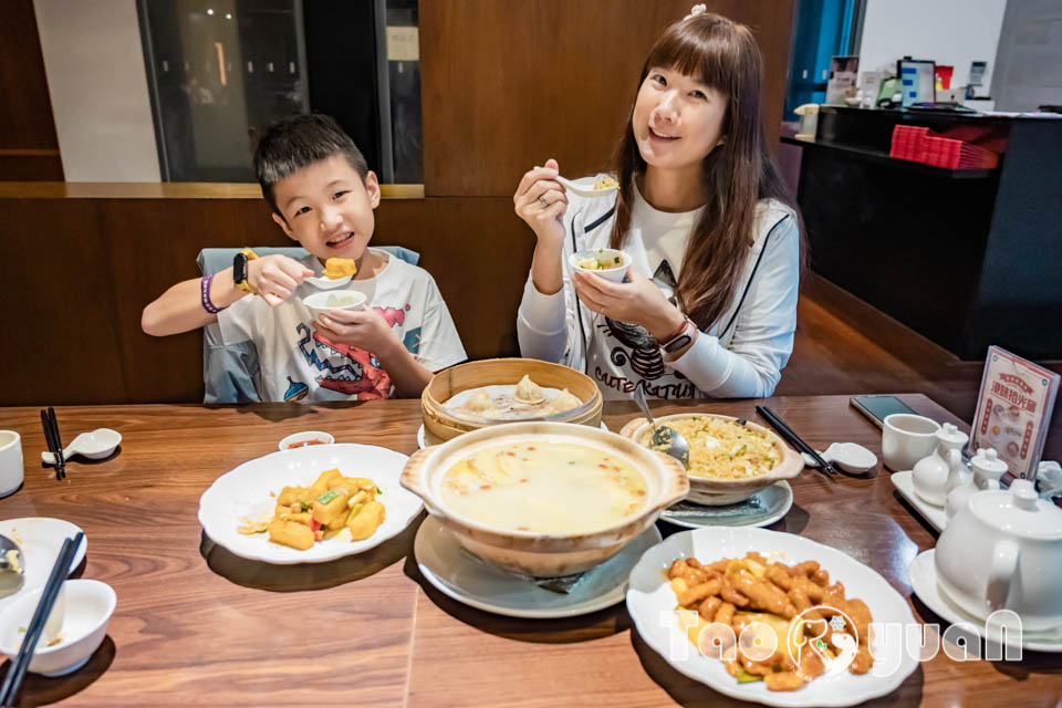 桃園中壢住宿〡南方莊園渡假飯店〡多功能戲水池加碼水療SPA, 南遊記FUN暑假闖關活動, 戶外大草坪暢玩多款遊具, 一起吧餐廳享用貴婦下午茶