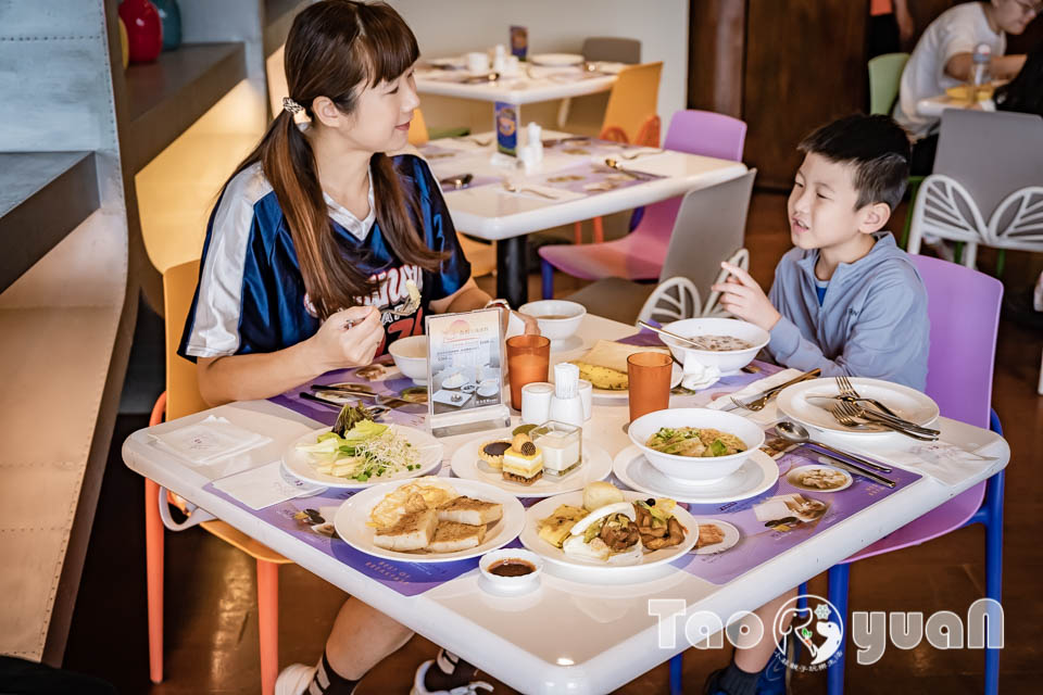 桃園中壢住宿〡南方莊園渡假飯店〡多功能戲水池加碼水療SPA, 南遊記FUN暑假闖關活動, 戶外大草坪暢玩多款遊具, 一起吧餐廳享用貴婦下午茶