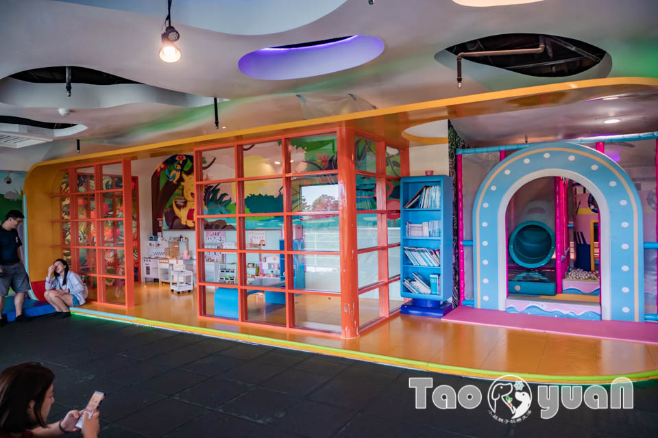 桃園中壢住宿〡南方莊園渡假飯店〡多功能戲水池加碼水療SPA, 南遊記FUN暑假闖關活動, 戶外大草坪暢玩多款遊具, 一起吧餐廳享用貴婦下午茶