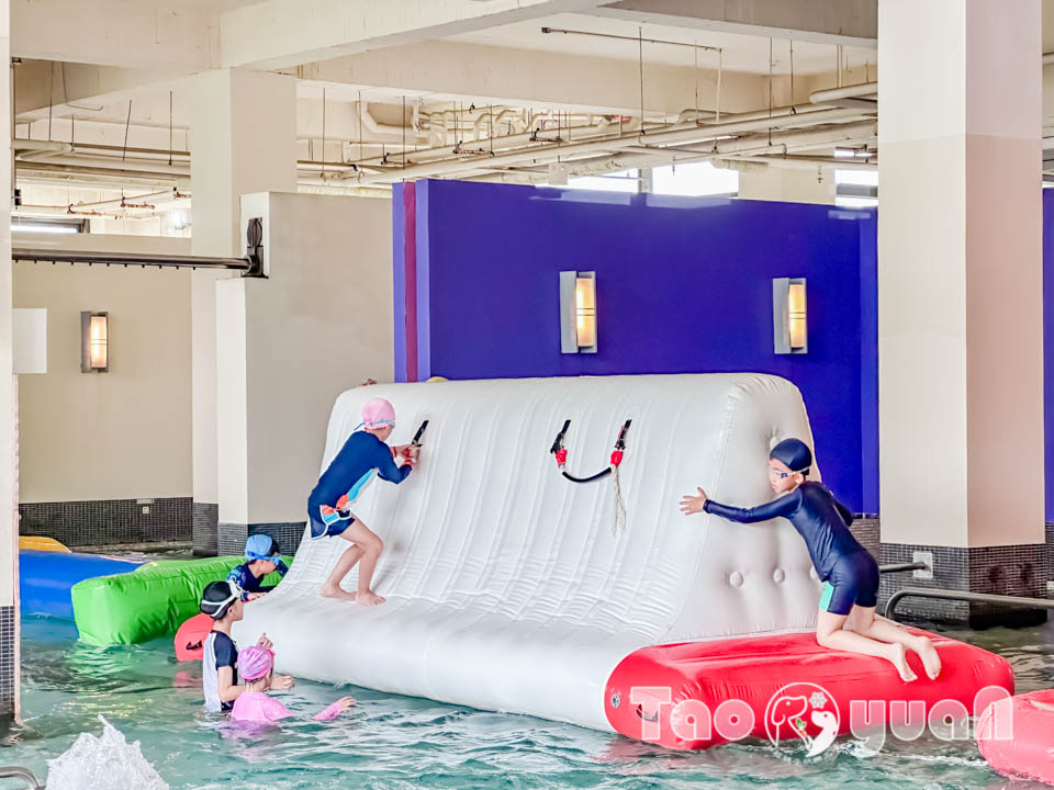 桃園中壢住宿〡南方莊園渡假飯店〡多功能戲水池加碼水療SPA, 南遊記FUN暑假闖關活動, 戶外大草坪暢玩多款遊具, 一起吧餐廳享用貴婦下午茶