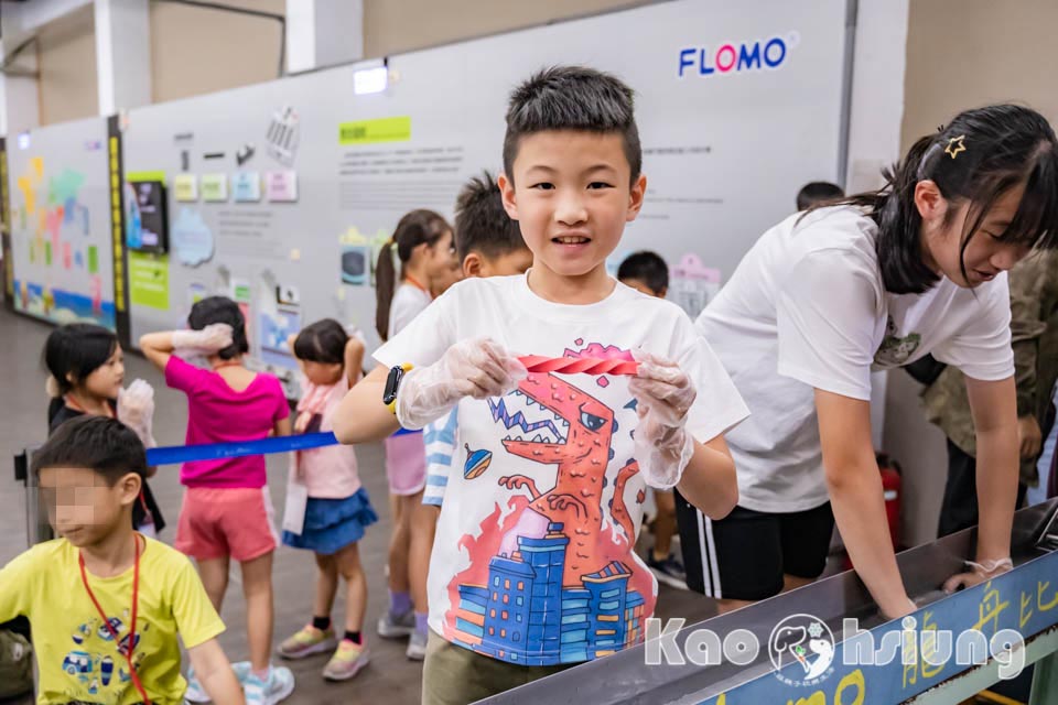 0803-2 高雄湖內景點〡富樂夢觀光工廠〡跟著TOTO蛙ChiChi象一起打擊PVC怪獸, 造型鉛筆盒王國, 環保無毒橡皮擦, 多款DIY體驗課程, 小巧精緻親子景點