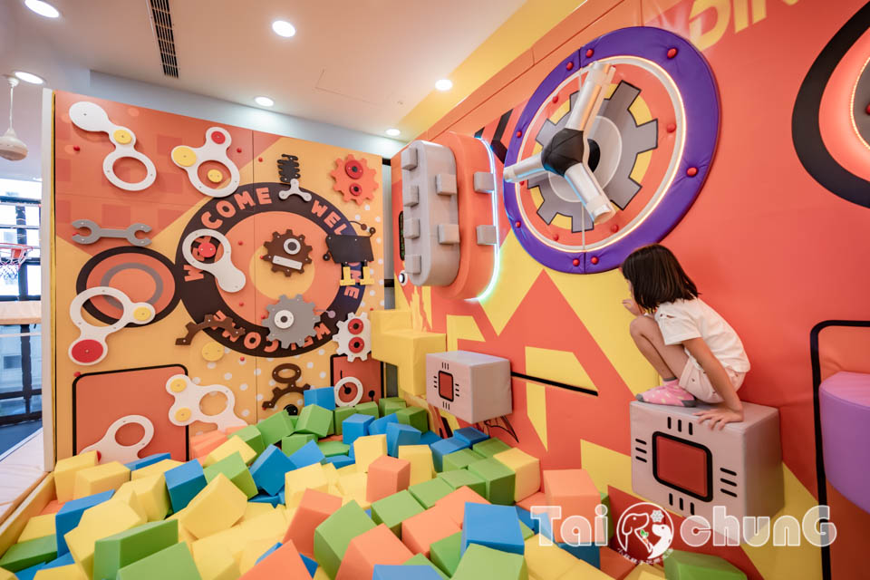DSC_3075 台中市區景點〡樂米樂園台中北歐旗艦館, Love Me樂米樂園, 暢玩十大主題遊戲區, 皇家超市和貴婦廚房, 玩不膩的百萬球池, 600坪大空間無限時開心玩