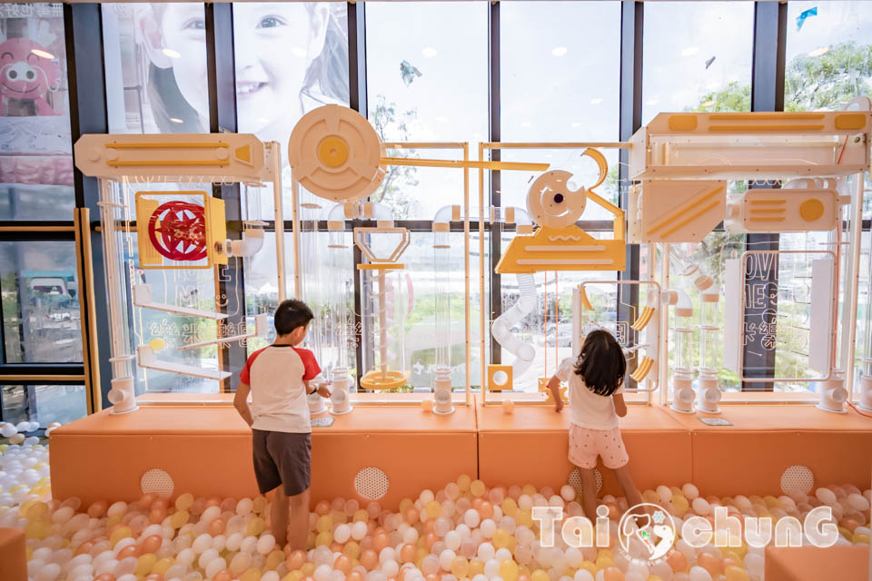 DSC_3107 台中市區景點〡樂米樂園台中北歐旗艦館, Love Me樂米樂園, 暢玩十大主題遊戲區, 皇家超市和貴婦廚房, 玩不膩的百萬球池, 600坪大空間無限時開心玩