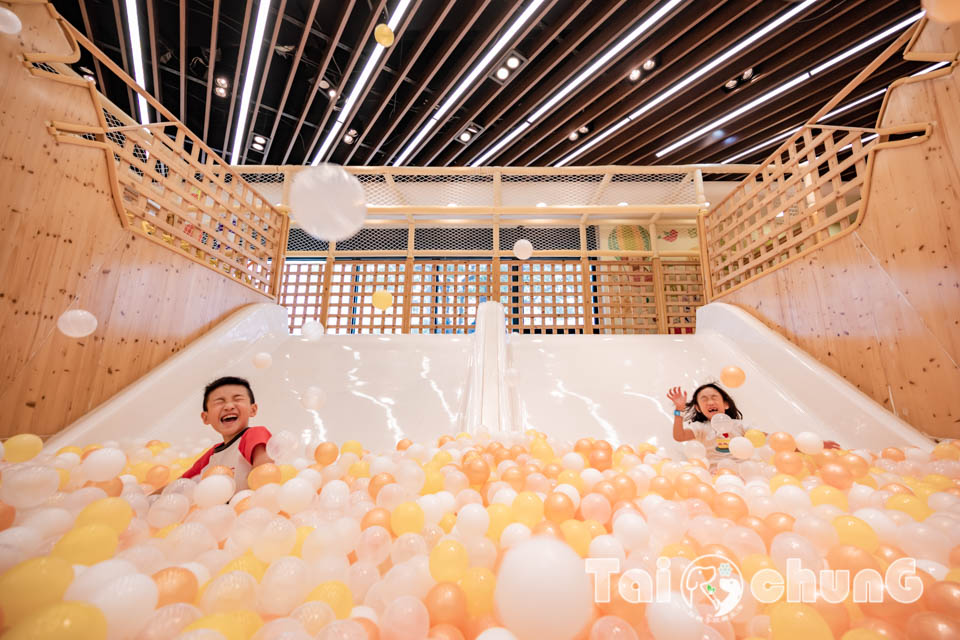 DSC_3149 台中市區景點〡樂米樂園台中北歐旗艦館, Love Me樂米樂園, 暢玩十大主題遊戲區, 皇家超市和貴婦廚房, 玩不膩的百萬球池, 600坪大空間無限時開心玩