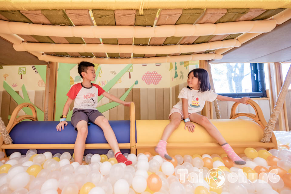 DSC_3198 台中市區景點〡樂米樂園台中北歐旗艦館, Love Me樂米樂園, 暢玩十大主題遊戲區, 皇家超市和貴婦廚房, 玩不膩的百萬球池, 600坪大空間無限時開心玩