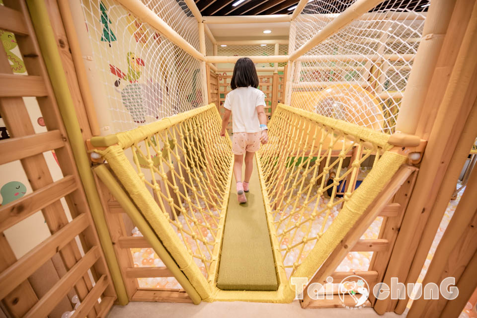 DSC_3210 台中市區景點〡樂米樂園台中北歐旗艦館, Love Me樂米樂園, 暢玩十大主題遊戲區, 皇家超市和貴婦廚房, 玩不膩的百萬球池, 600坪大空間無限時開心玩