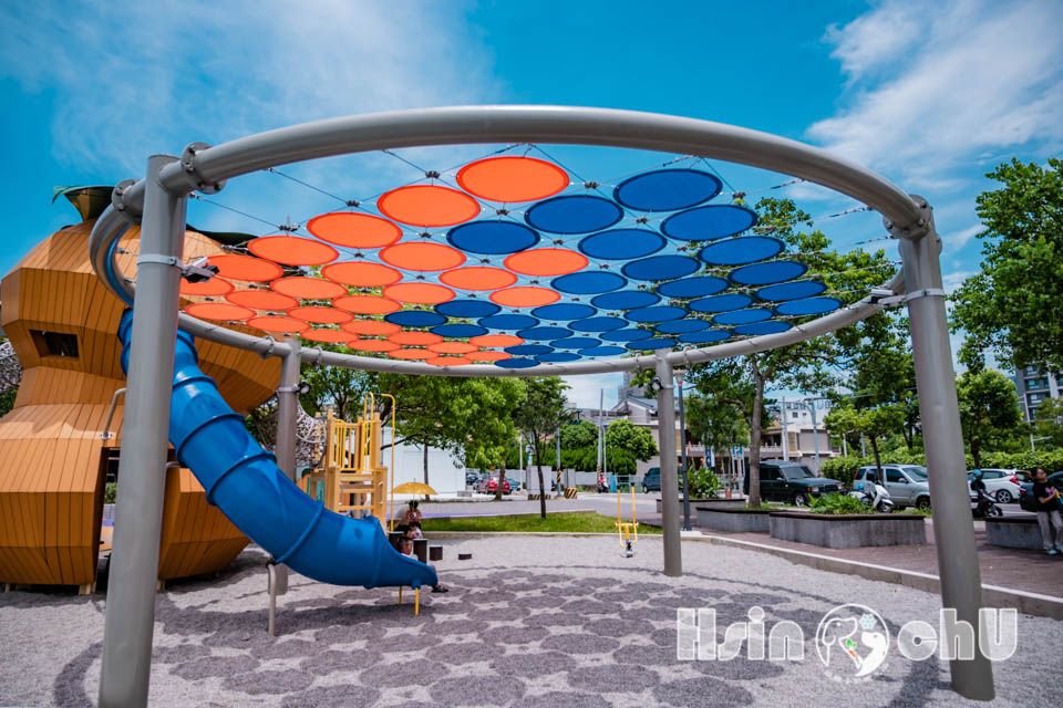 新竹新埔景點〡柿子公園〡柿餅主題遊戲場, 九降風滑索追風趣, 柿子高架日曬場變身特色遮陽棚, 蝴蝶造型公廁, 新竹水果特色公園