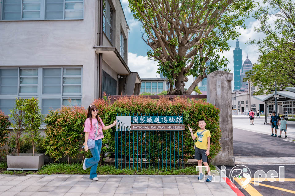 台北信義景點〡國家鐵道博物館〡永垂不朽的鐵道故事, 感受記憶的溫度, 鐵道明星追追追, 假日限定藍皮柴油列車乘車體驗