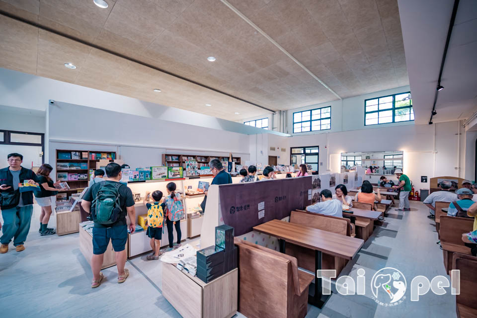 台北信義景點〡國家鐵道博物館〡永垂不朽的鐵道故事, 感受記憶的溫度, 鐵道明星追追追, 假日限定藍皮柴油列車乘車體驗