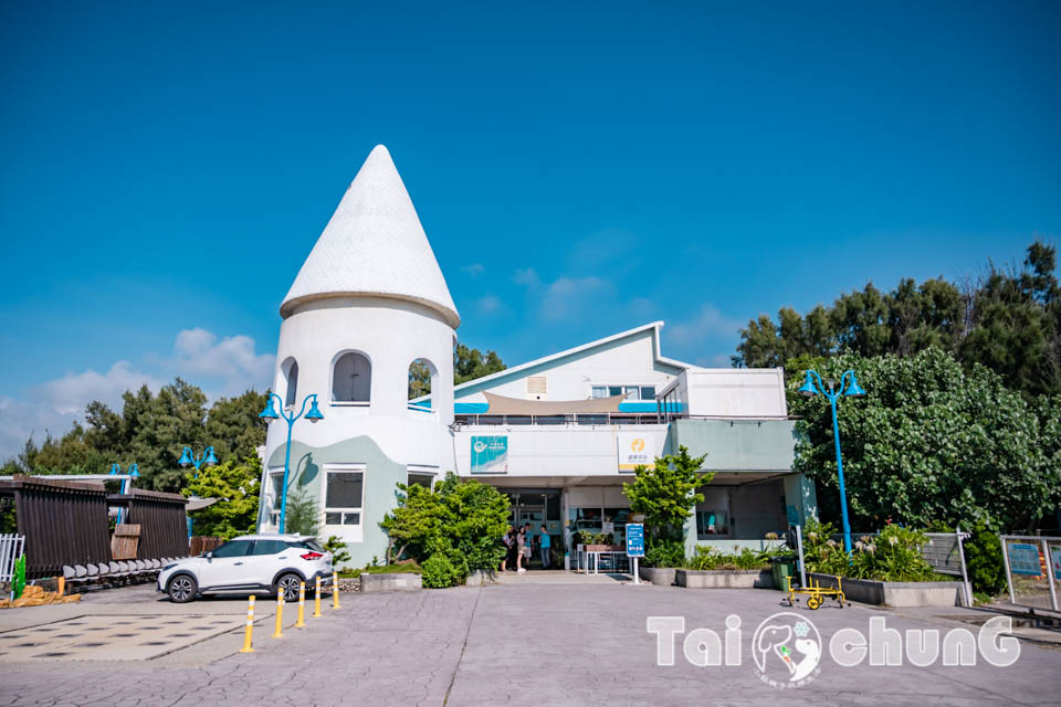 DSC_7257 台中大安景點〡大安濱海樂園〡大安海水浴場, 暑假熱門玩沙戲水天地, 海洋風特色造景, 近30種螃蟹遊走周邊海域, 漫步觀景平台享受無價的放鬆時刻