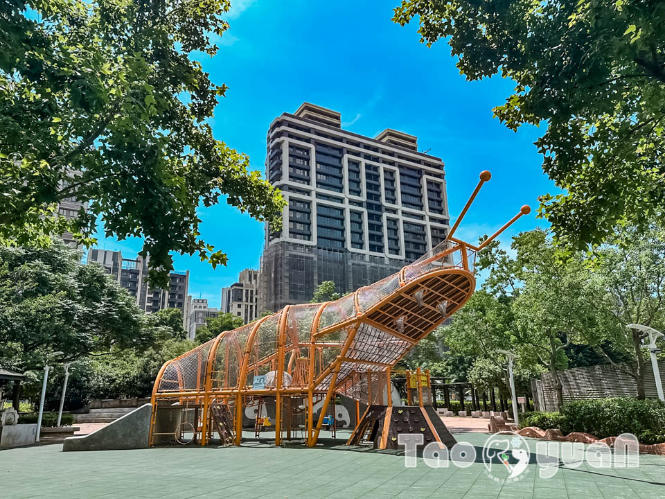 IMG_1044 桃園市區景點〡向陽公園〡蝸牛主題遊戲場, 遮陽沙池玩沙趣, 林蔭步道健走運動, 桃園親子特色遊戲場