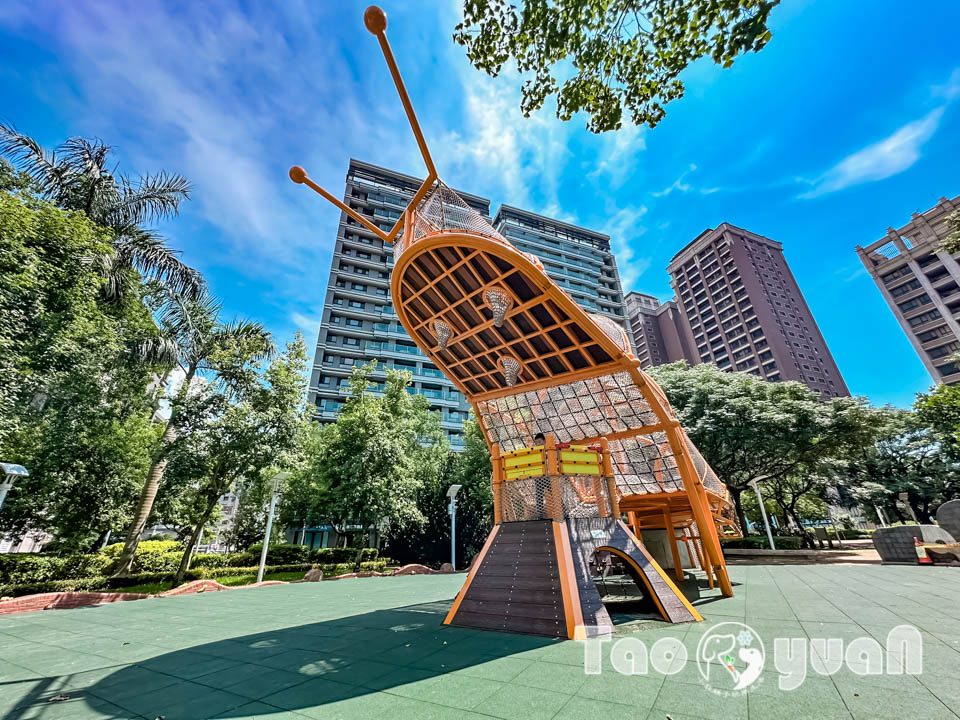 IMG_1105 桃園市區景點〡向陽公園〡蝸牛主題遊戲場, 遮陽沙池玩沙趣, 林蔭步道健走運動, 桃園親子特色遊戲場