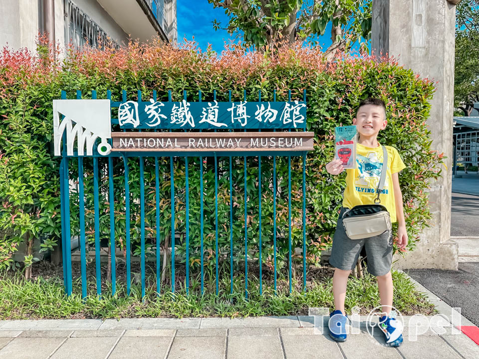 台北信義景點〡國家鐵道博物館〡永垂不朽的鐵道故事, 感受記憶的溫度, 鐵道明星追追追, 假日限定藍皮柴油列車乘車體驗