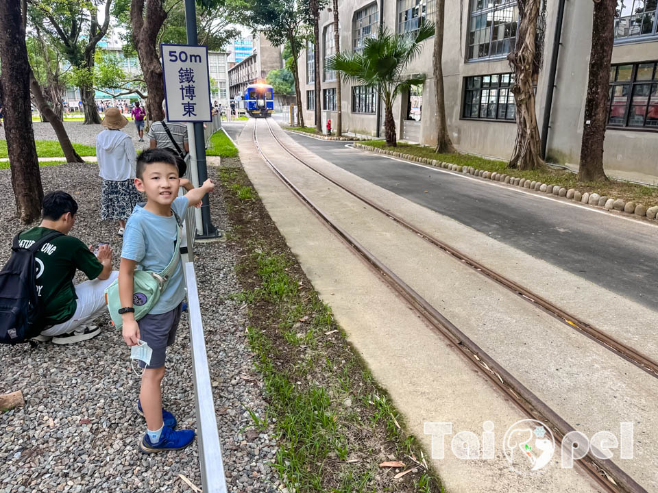 台北信義景點〡國家鐵道博物館〡永垂不朽的鐵道故事, 感受記憶的溫度, 鐵道明星追追追, 假日限定藍皮柴油列車乘車體驗