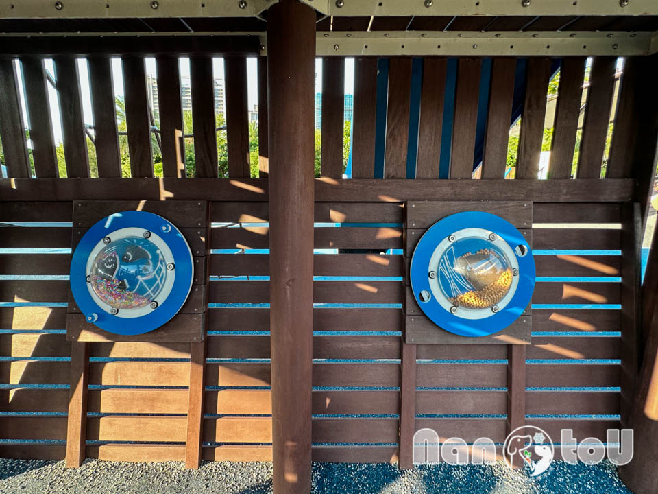 台中梧棲景點〡梧棲漁寮公園〡在地特色捕魚文化為設計主軸, 捕魚遊戲塔溜滑梯, 水戰綠洲戲水趣, 水陸雙享受親子公園, 免費公有停車場