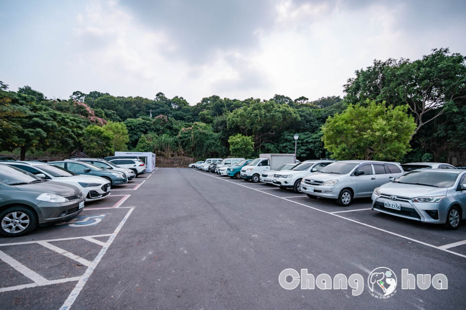 彰化市區景點〡八卦山天空遊戲場〡暢玩雲朵造型遊具, 天空觀景台俯瞰市容, 小型幫浦戲水區, 家長也能同樂的遊戲場, 享受漫步在雲端的舒心感