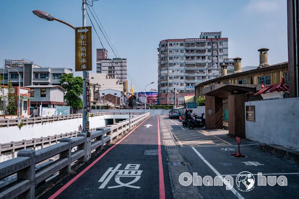 DSC_9830 彰化市區景點〡彰化扇形車庫〡百年歷史文化遺跡, 12根煙囪的輝煌, 觀景台視角欣賞360度調車轉盤, 湯瑪士提茅斯機房經典重現, 鐵道火車迷必追點