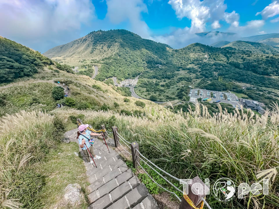 台北市區景點〡七星山步道〡台北第一高峰七星山主峰, 七星山小油坑步道, 北部賞秋芒好去處, 神秘秘境夢幻湖