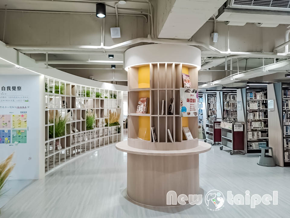 新北蘆洲景點〡永平公園〡青蛙主題遊樂公園, 完善的休憩座位, 市民活動廣場, 鄰近永平圖書館, 動靜皆宜特色公園