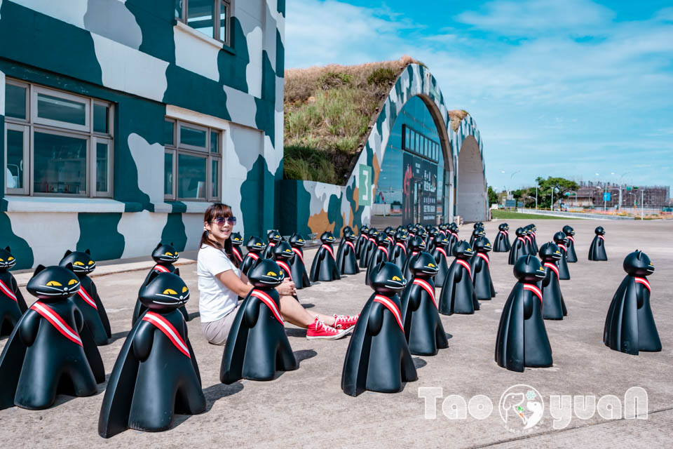 DSC_0035 桃園大園景點〡航空城博物館園區〡戀戀家園記住家的模樣, 帥氣十足的黑貓軍團守衛隊 ,免門票探索機庫與警戒室, 05機堡公園