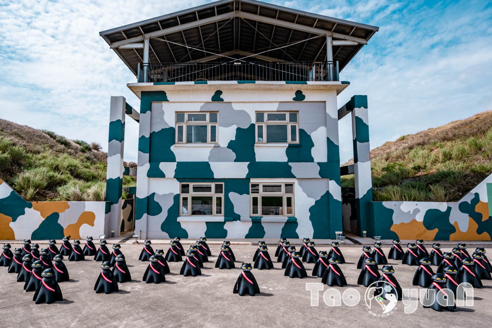 DSC_0039 桃園大園景點〡航空城博物館園區〡戀戀家園記住家的模樣, 帥氣十足的黑貓軍團守衛隊 ,免門票探索機庫與警戒室, 05機堡公園