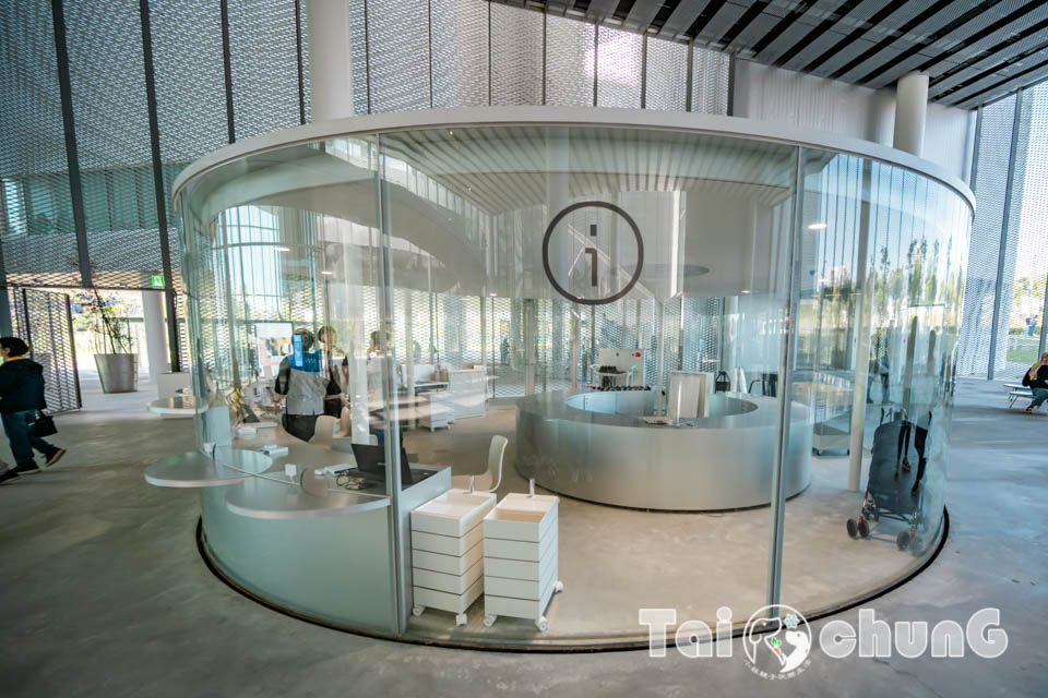 台中市區景點〡台中綠美圖〡雙館共構的璀璨火花, 中央公園裡的美術館, 美術館裡的圖書館, 順遊飛行美樂地遊戲場